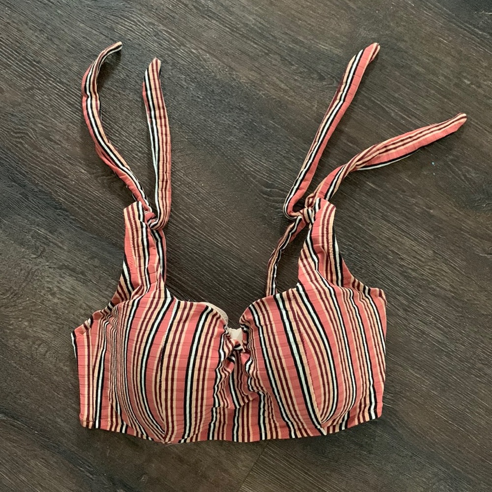 VGUC 36DD swim top